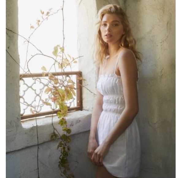 Reformation Dresses & Skirts - Reformation Tabatha Linen dress - White